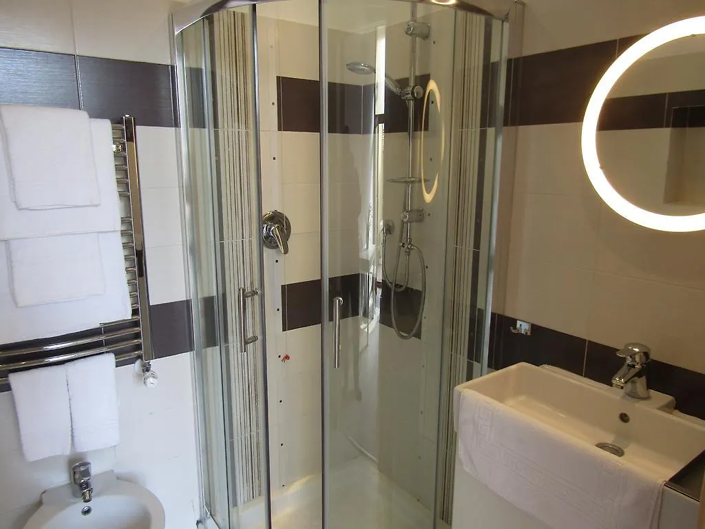 Glam Resort Villa Maria Luigia La Spezia 2*,
